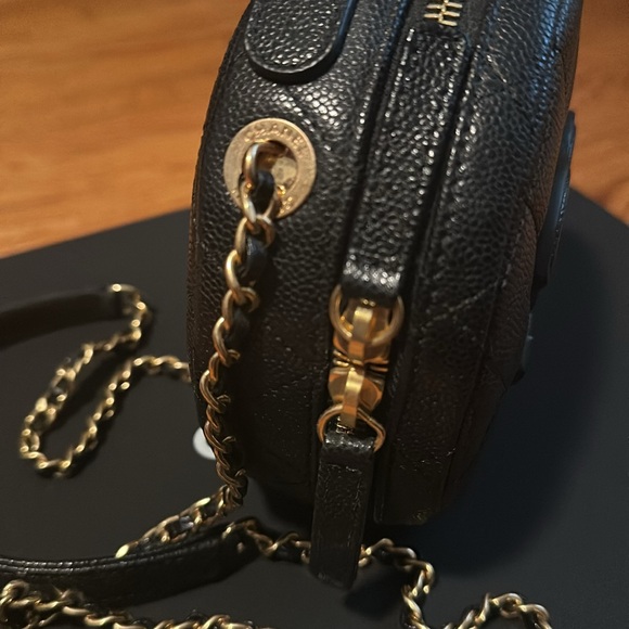 Chanel Small Round Vanity Bag - Picture 4 of 11